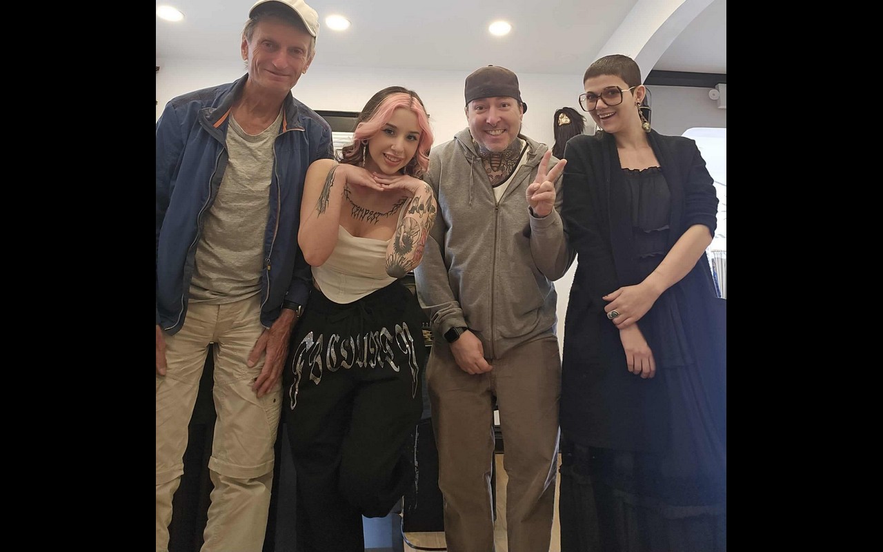 DNA Jewelry Store Customer 31 